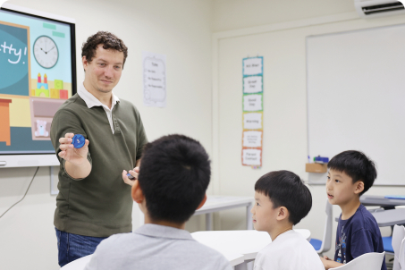 iWorld Learning - Learn English in Singapore & English course for adults & English for kids